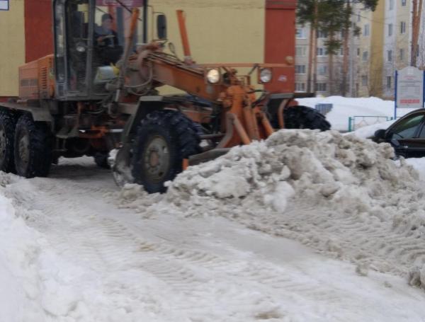 Уборка и вывоз снега в Когалыме продолжаются 