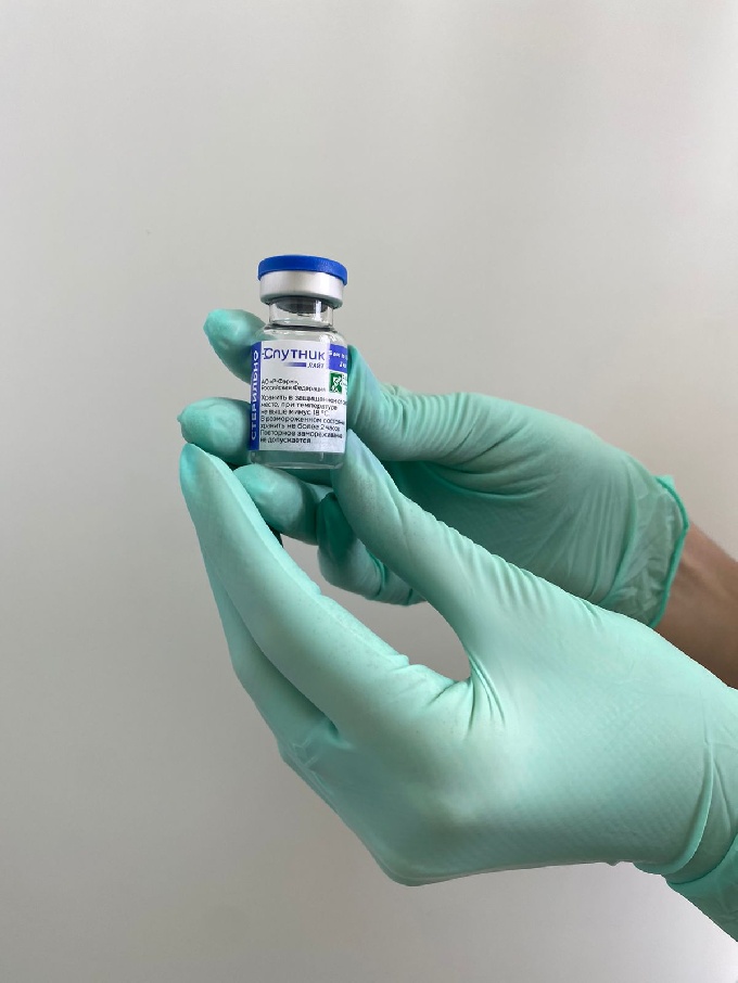 Прививка - самый надежный способ защитить себя и своих близких от тяжелого течения Covid-19