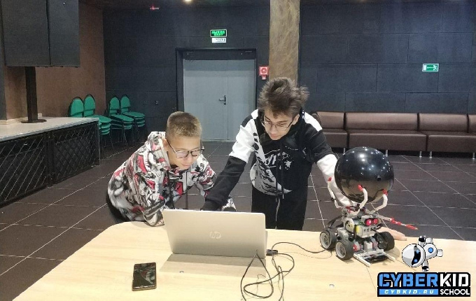 Воспитанники Центра инновационного развития детей CyberKID приняли участие в VI Международном конкурсе по техническому творчеству для детей и подростков «Большие гонки»