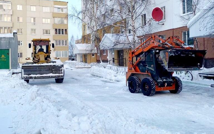 В понедельник в Когалыме стартуют снегоуборочные работы во дворах!