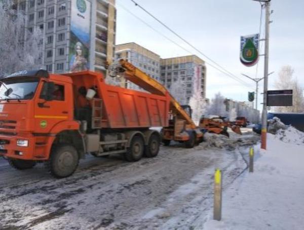 Снегоуборочные работы в Когалыме продолжаются 