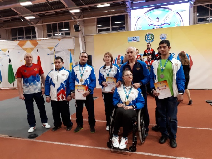 Когалымские параспортсмены привезли медали с соревнований по пауэрлифтингу