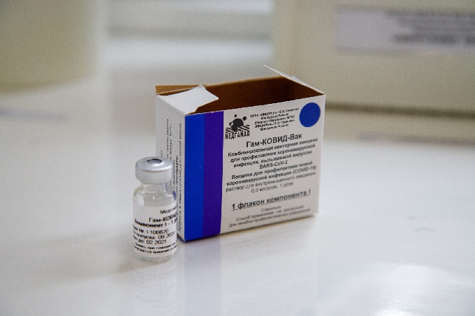 В Когалыме продолжается вакцинация от короновирусной инфекции. Особое внимание уделяется людям старшего возраста