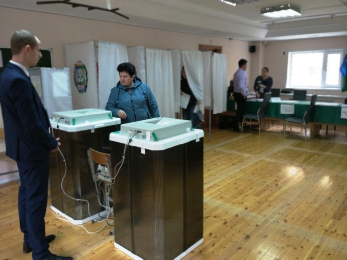 В когалымчане голосуют на дополнительных выборах  депутата Думы Югры шестого созыва 