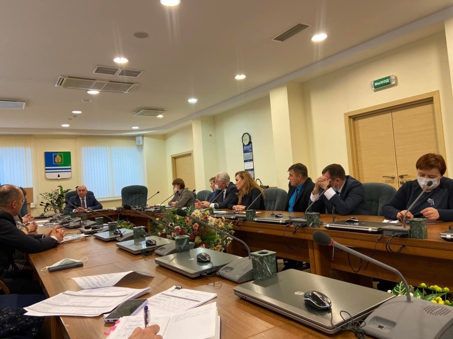 КРУГЛЫЙ СТОЛ