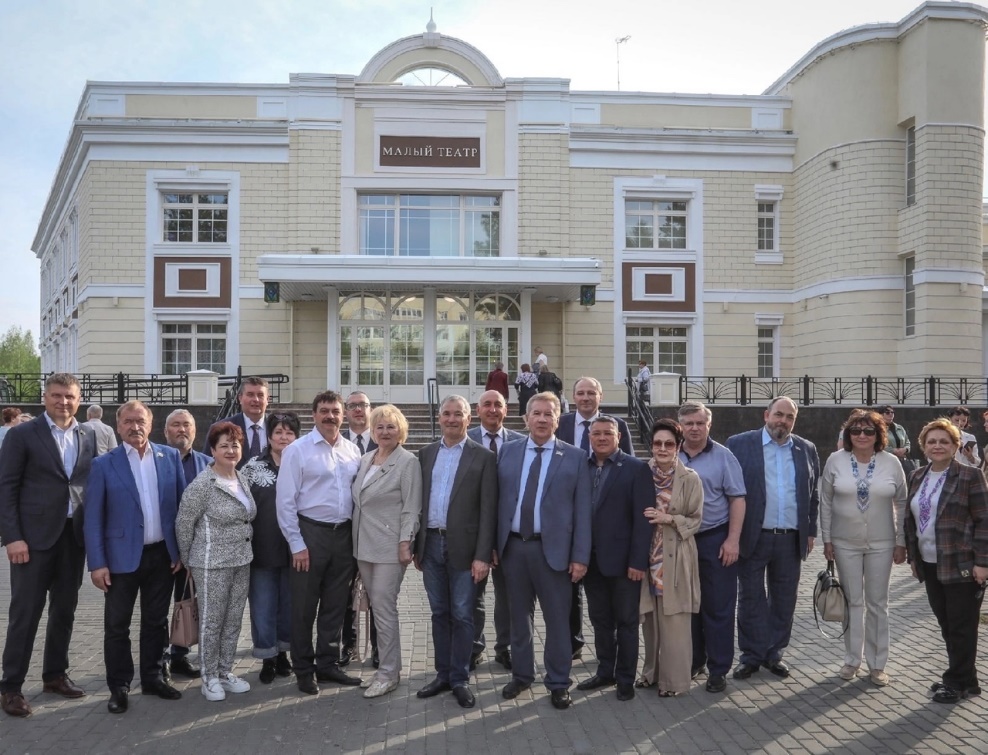 СОВЕТ ЗАКОНОДАТЕЛЕЙ ТРЕХ ДУМ